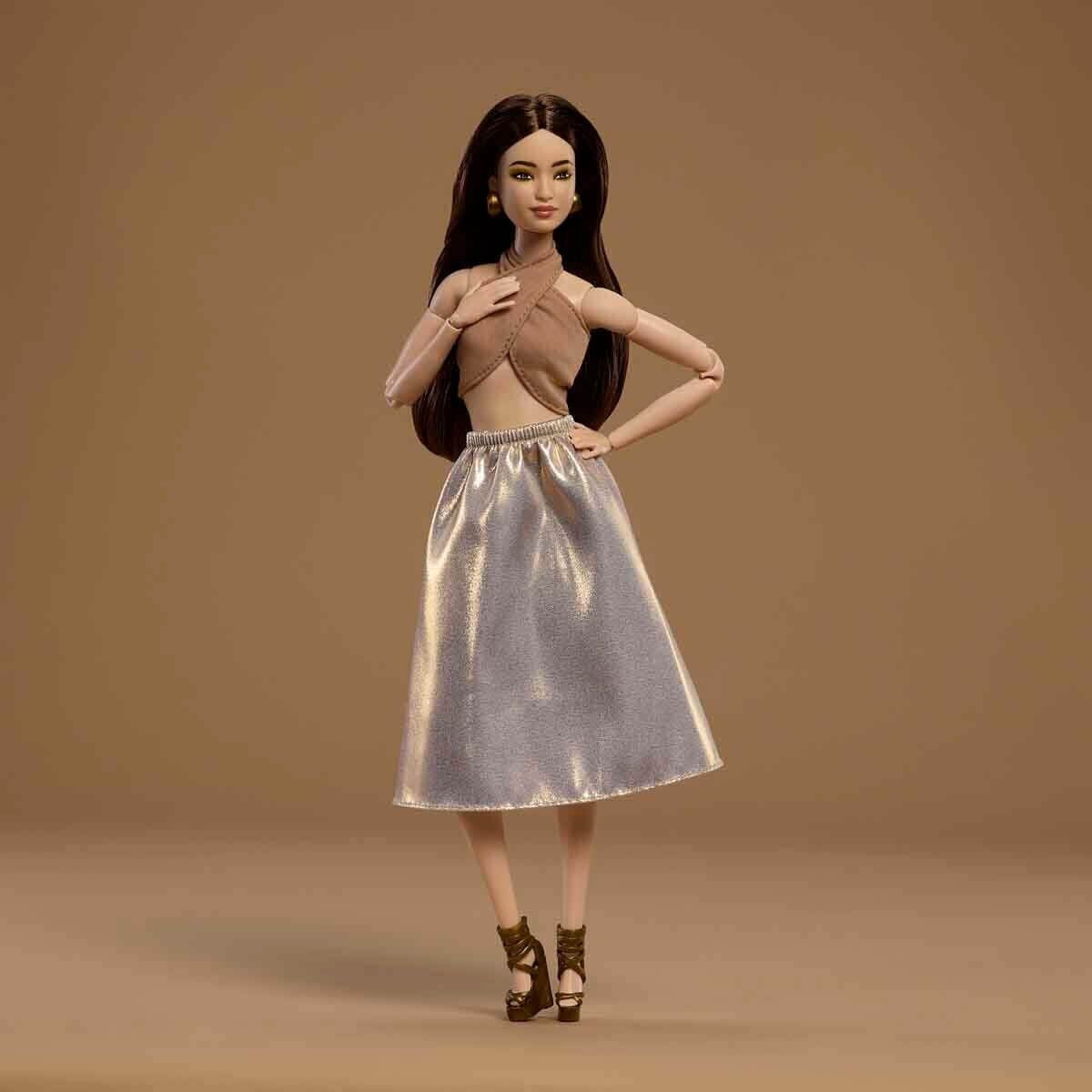 Jjx25 Barbie Basics 06 - Siyah Uzun Saçlı