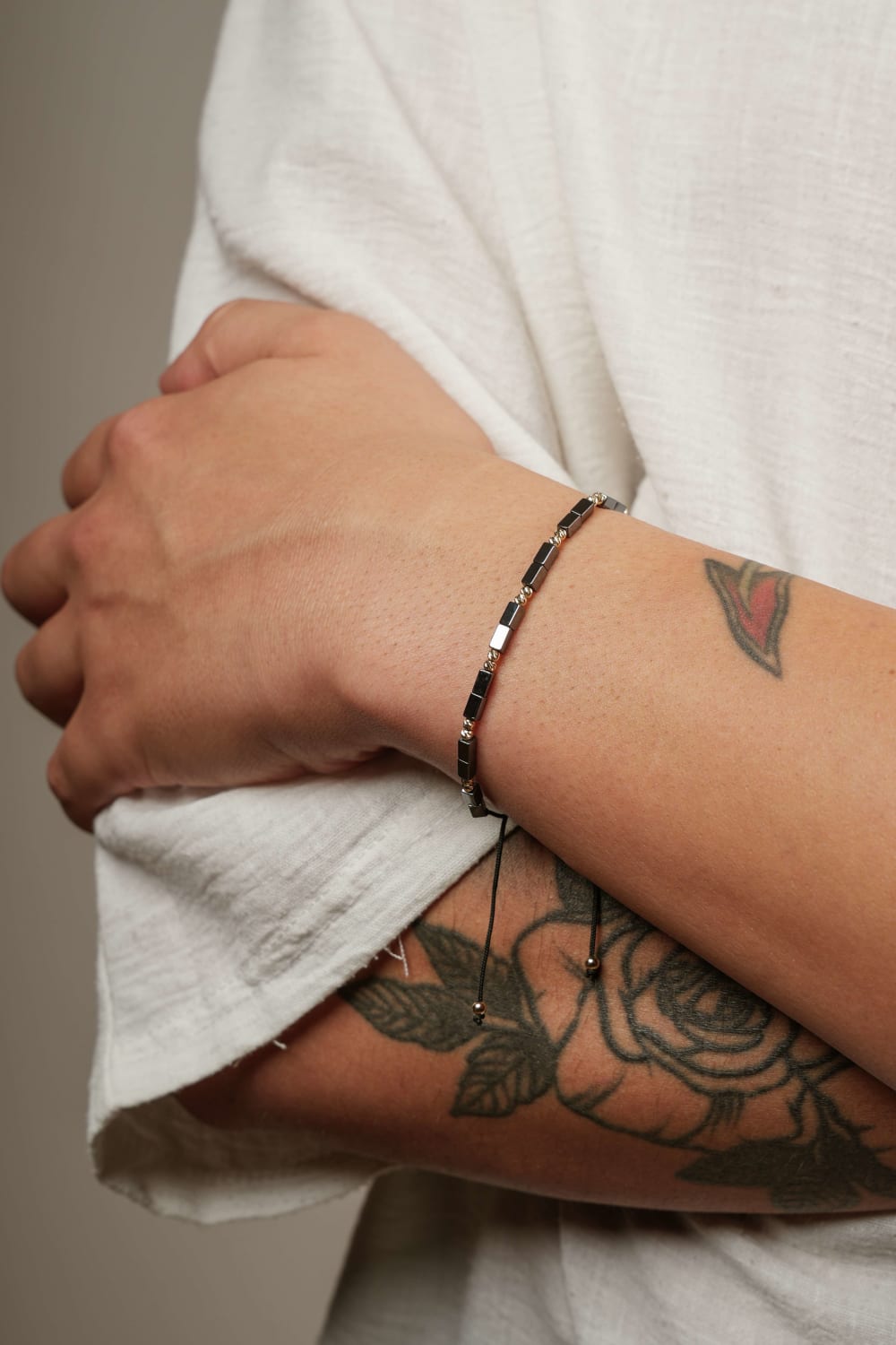 Başbuğ Mücevher-14 Ayar Altın Dorikalı Hematit Bileklik-Bileklik-2-Milagron.com