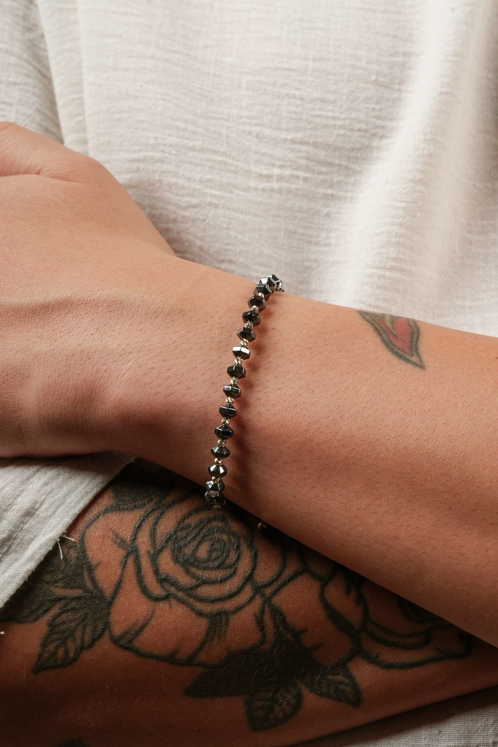 Başbuğ Mücevher-14 Ayar Altın Dorikalı Hematit Bileklik-Bileklik-2-Milagron.com