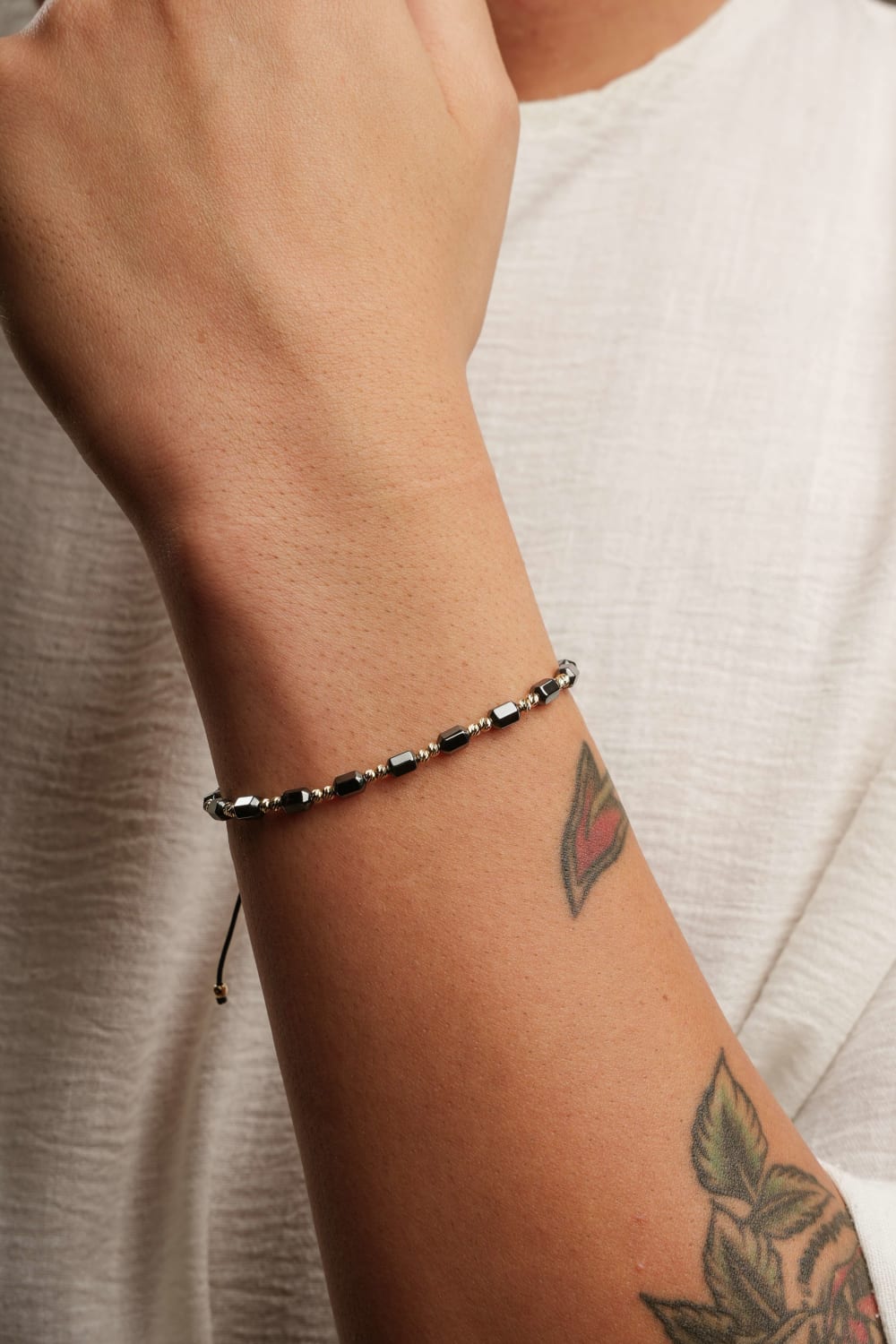 Başbuğ Mücevher-14 Ayar Altın Dorikalı Hematit Bileklik-Bileklik-2-Milagron.com