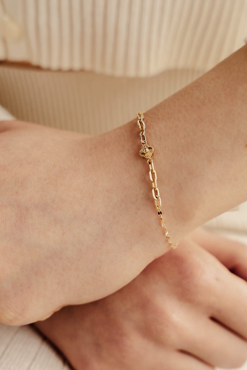 Başbuğ Mücevher-14 Ayar Altın Minimal Yonca Bileklik-Bileklik-2-Milagron.com