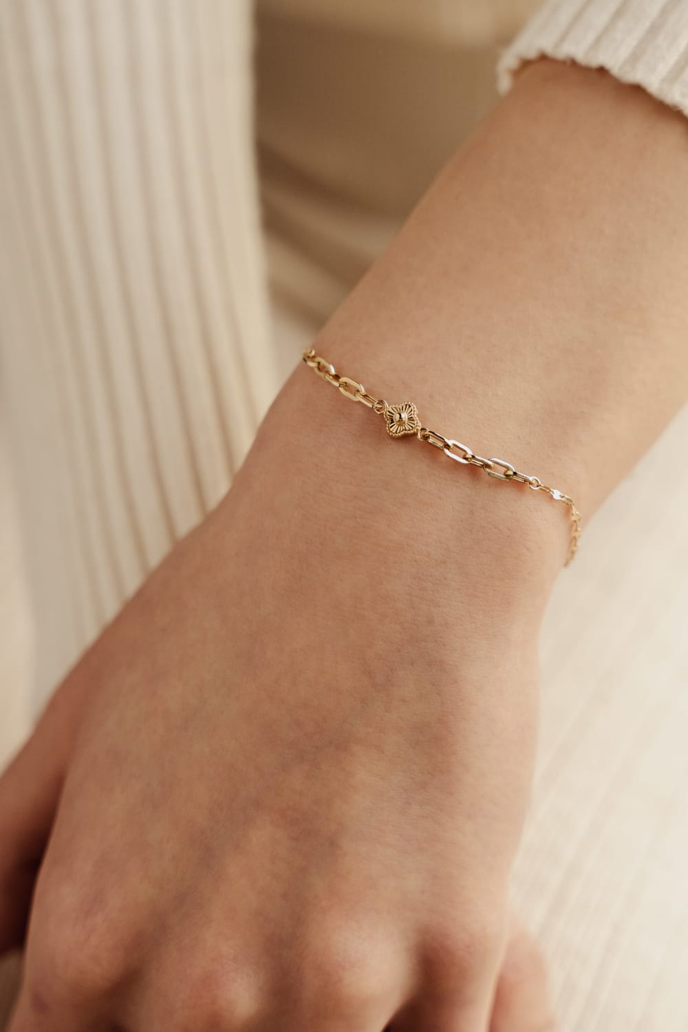 Başbuğ Mücevher-14 Ayar Altın Minimal Yonca Bileklik-Bileklik-3-Milagron.com