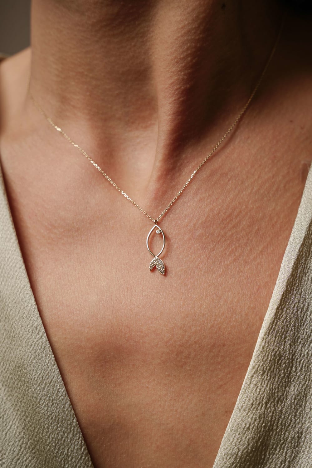 Başbuğ Mücevher-14 Ayar Altın Taşlı Balık Kolye-Kolye-1-Milagron.com