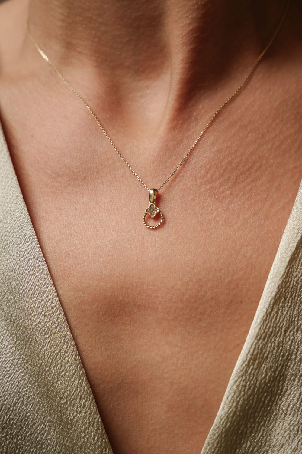 Başbuğ Mücevher-14 Ayar Altın Yonca Detaylı Kolye-Kolye-1-Milagron.com