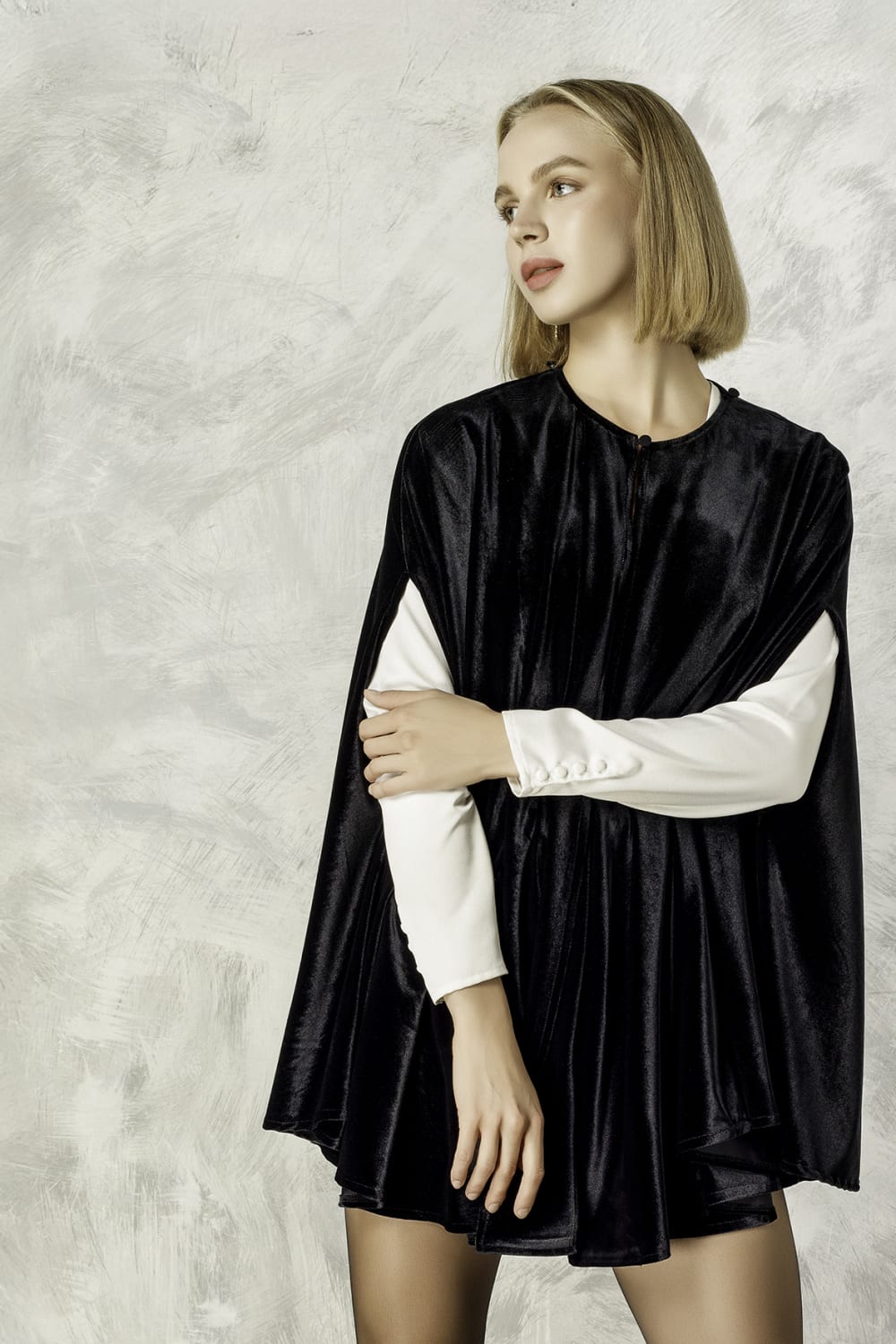 Belongs To Her-Scarlet Kadife Pelerin-Panço-2-Milagron.com