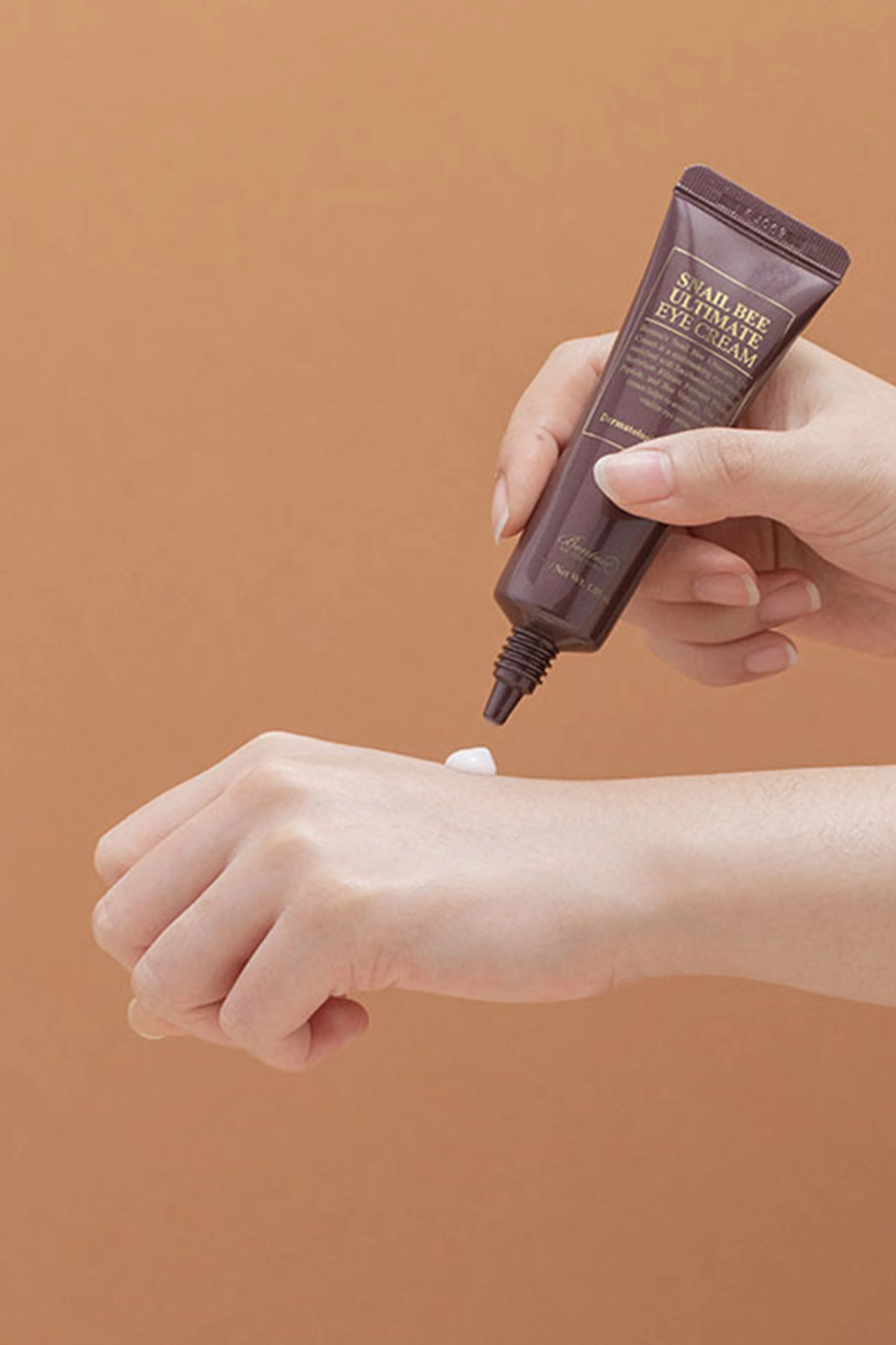 Benton-Snail Bee Ultimate Eye Cream 10g Koyu Halka Karşıtı Salyangoz Özlü Göz Kremi-Göz Kremi-3-Milagron.com