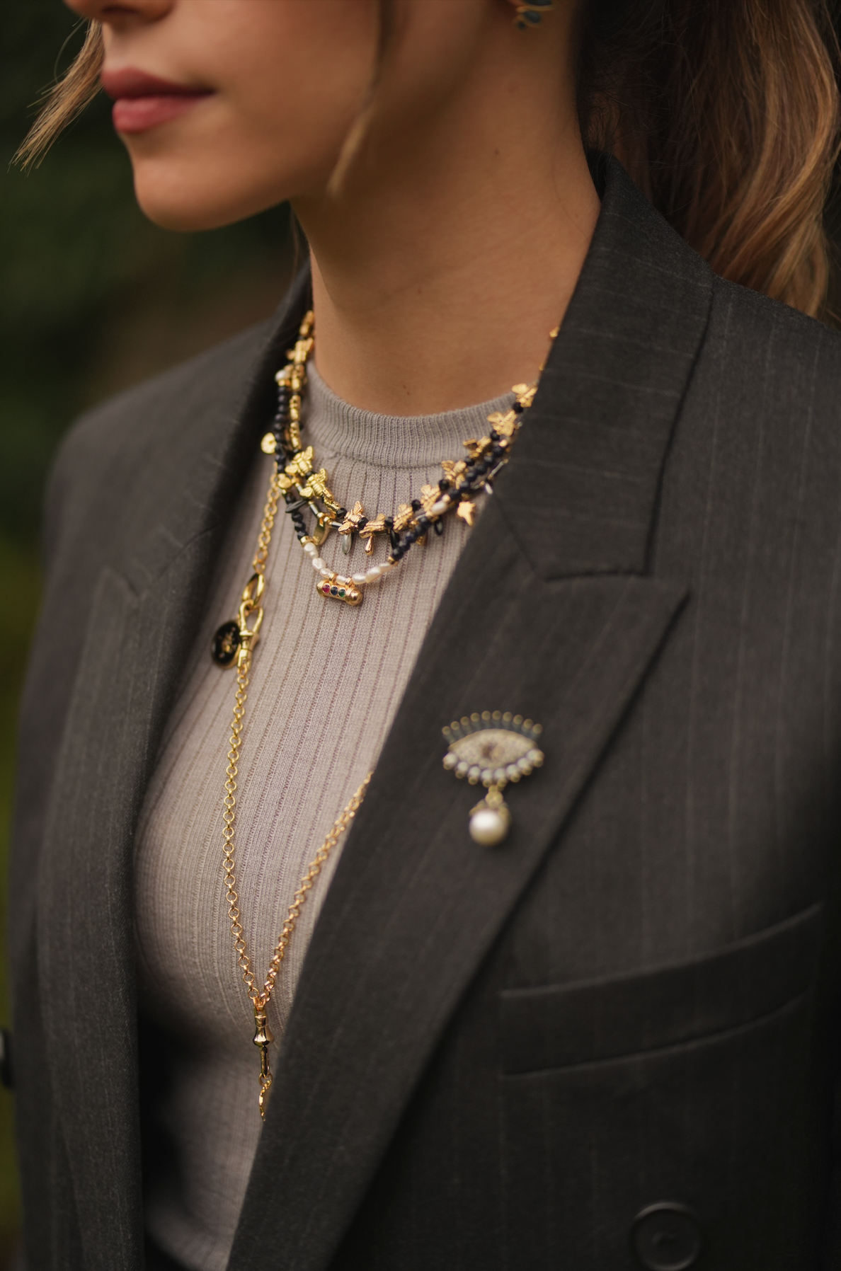 Berrin Özkan-Bee Love Black Necklace-Kolye-2-Milagron.com