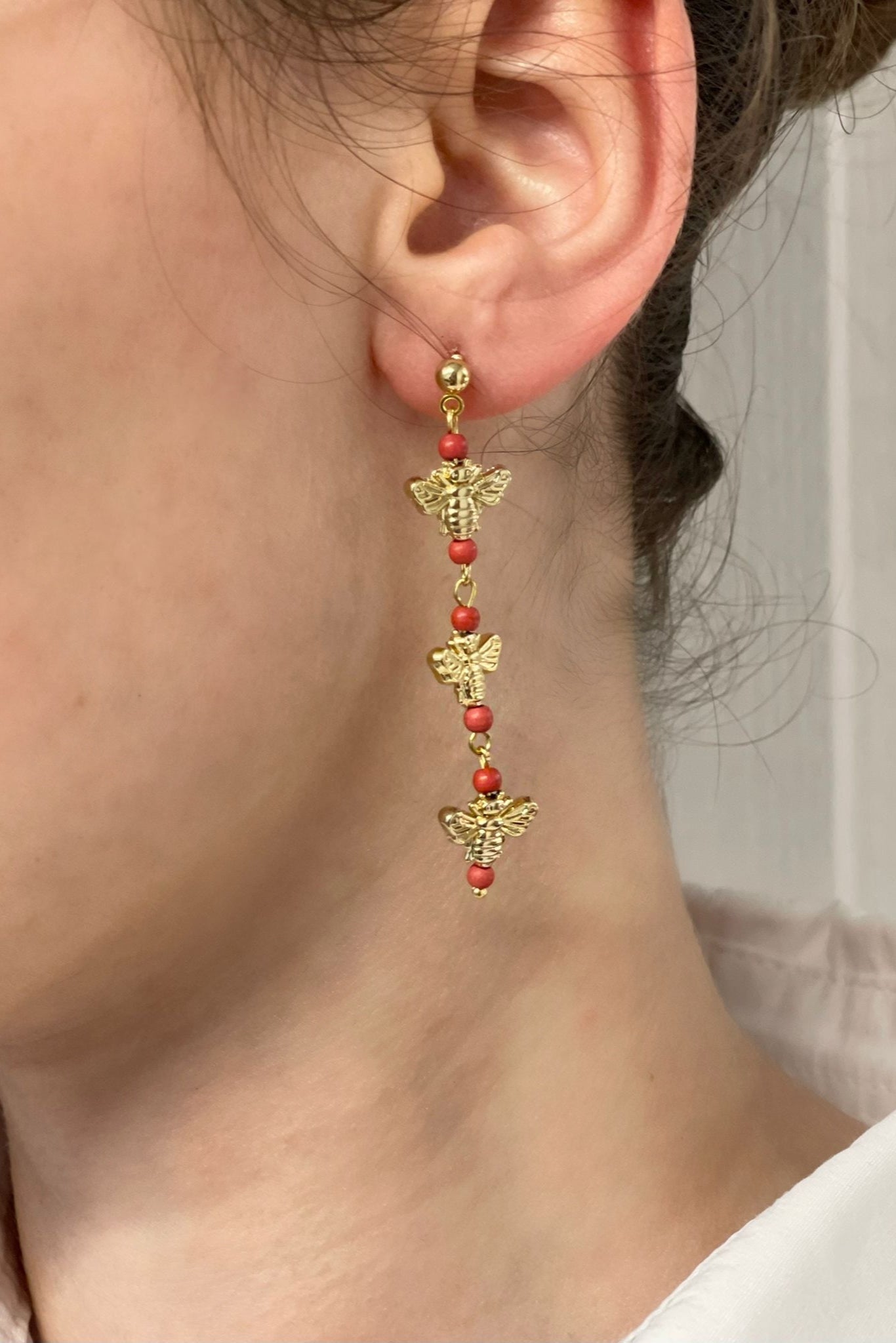 Berrin Özkan-Bee Love Drop Earrings-Küpe-3-Milagron.com
