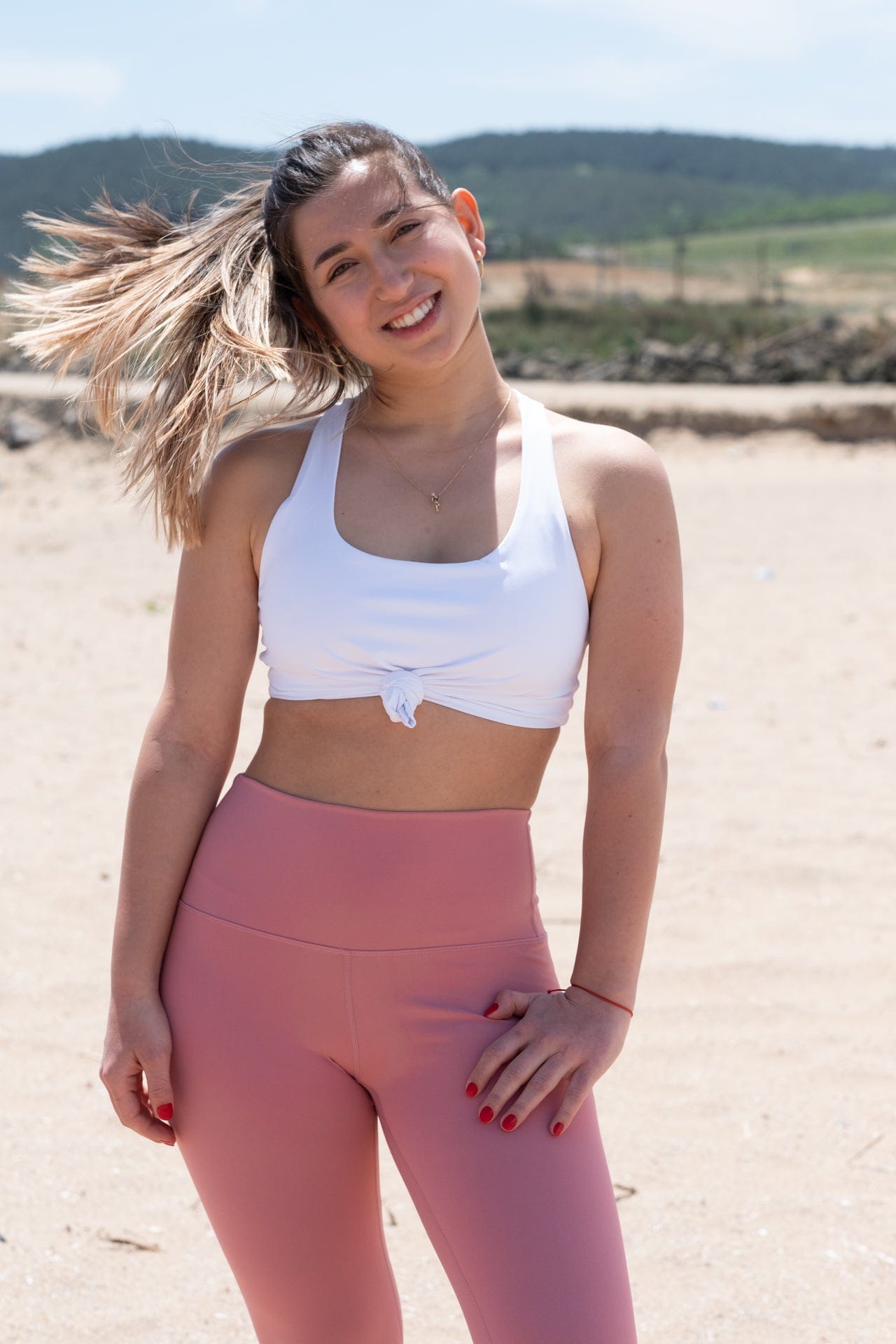 Birdiejay-Bra With A Twist Beyaz Sporcu Ve Yoga Sütyeni̇-Spor Sütyeni-1-Milagron.com