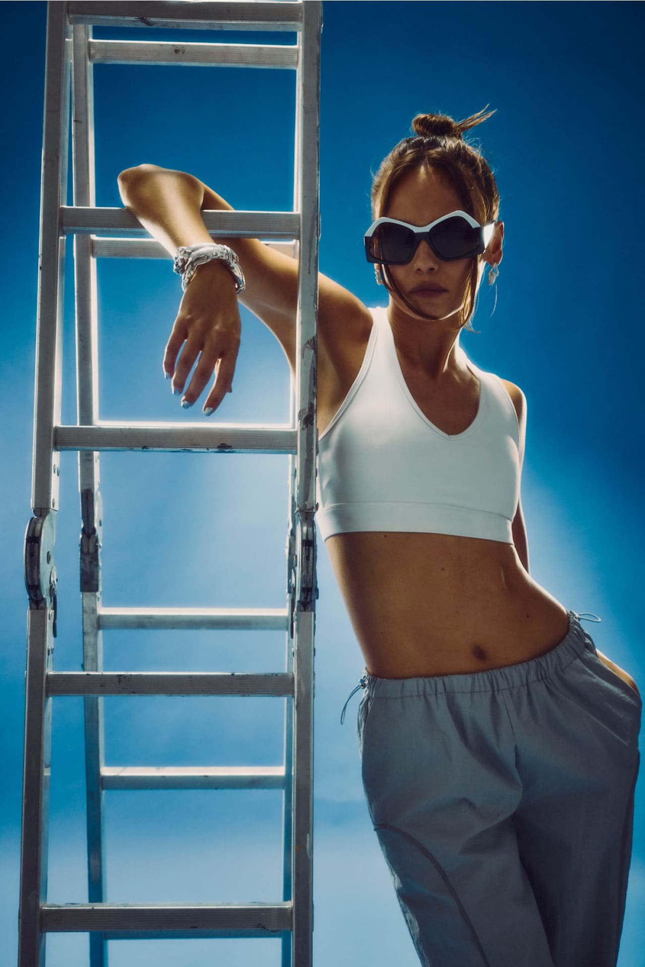 Birdiejay-Morpho Aurora Reflekti̇f Detaylı Paraşüt Pantolon Buz Gri̇si̇-Pantolon-7-Milagron.com