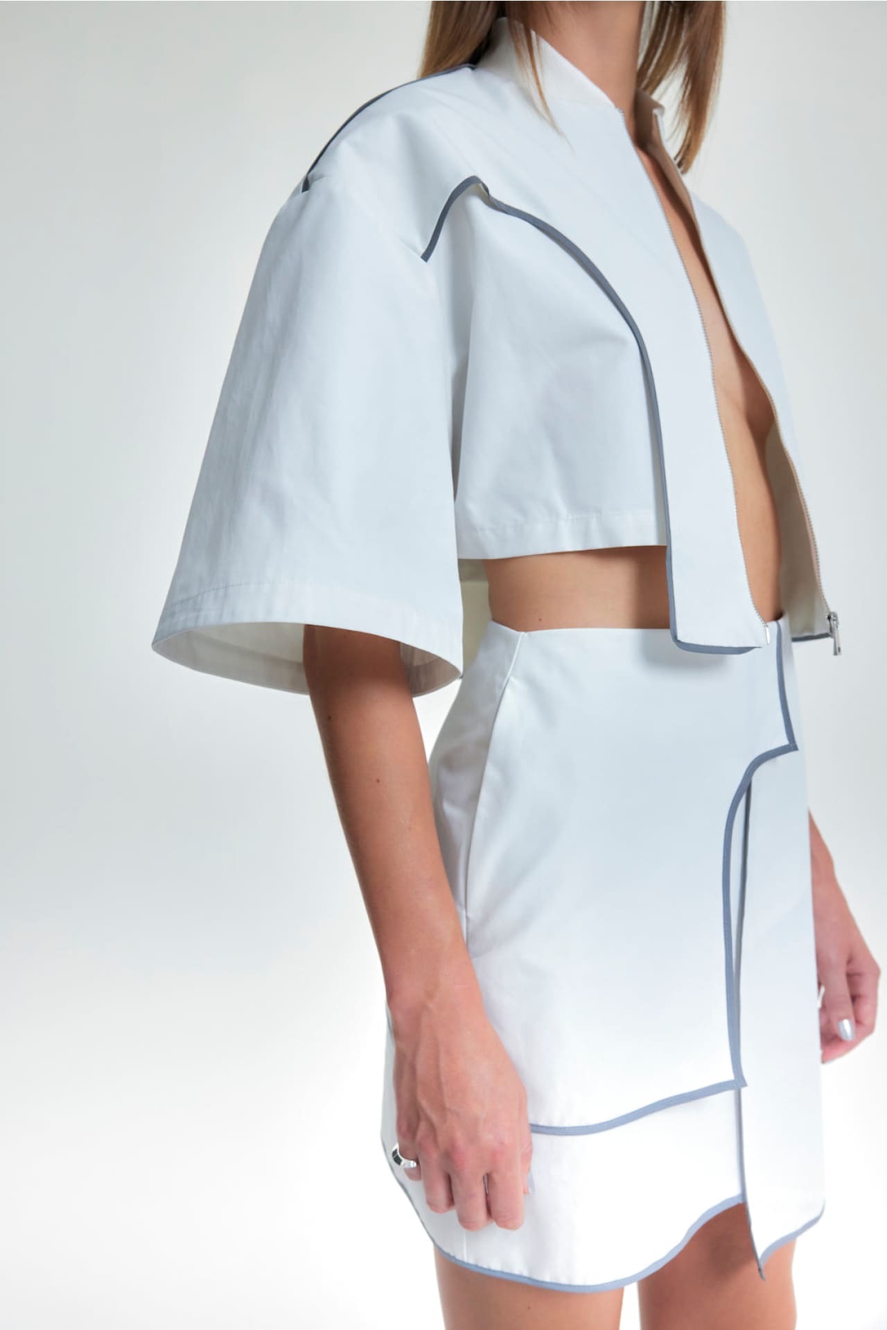 Birdiejay-Morpho Menelauss Reflekti̇f Detaylı Crop Ceket Beyaz-Ceket-4-Milagron.com