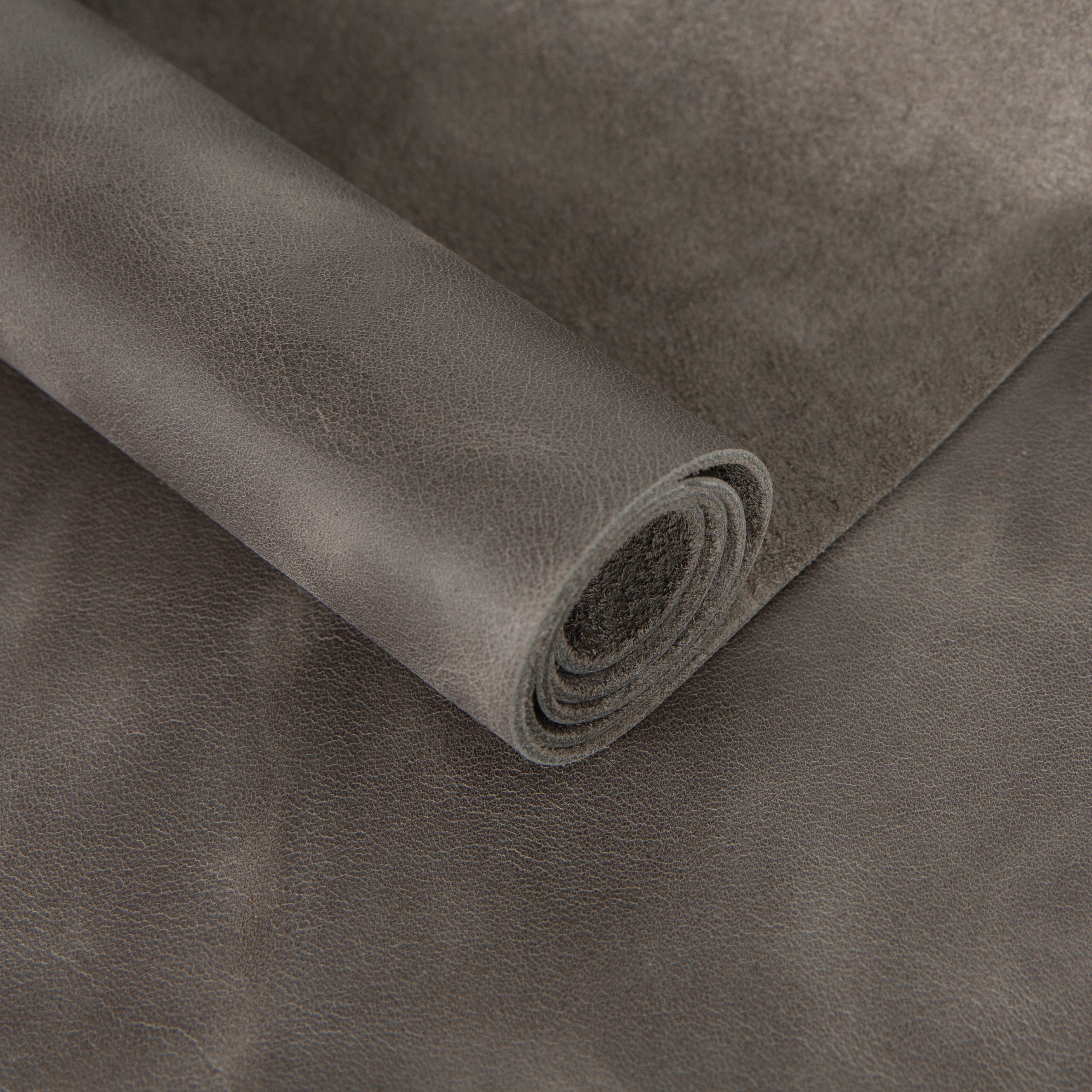 Atelier 91 Ash Gray Leather Desk Mat - Large