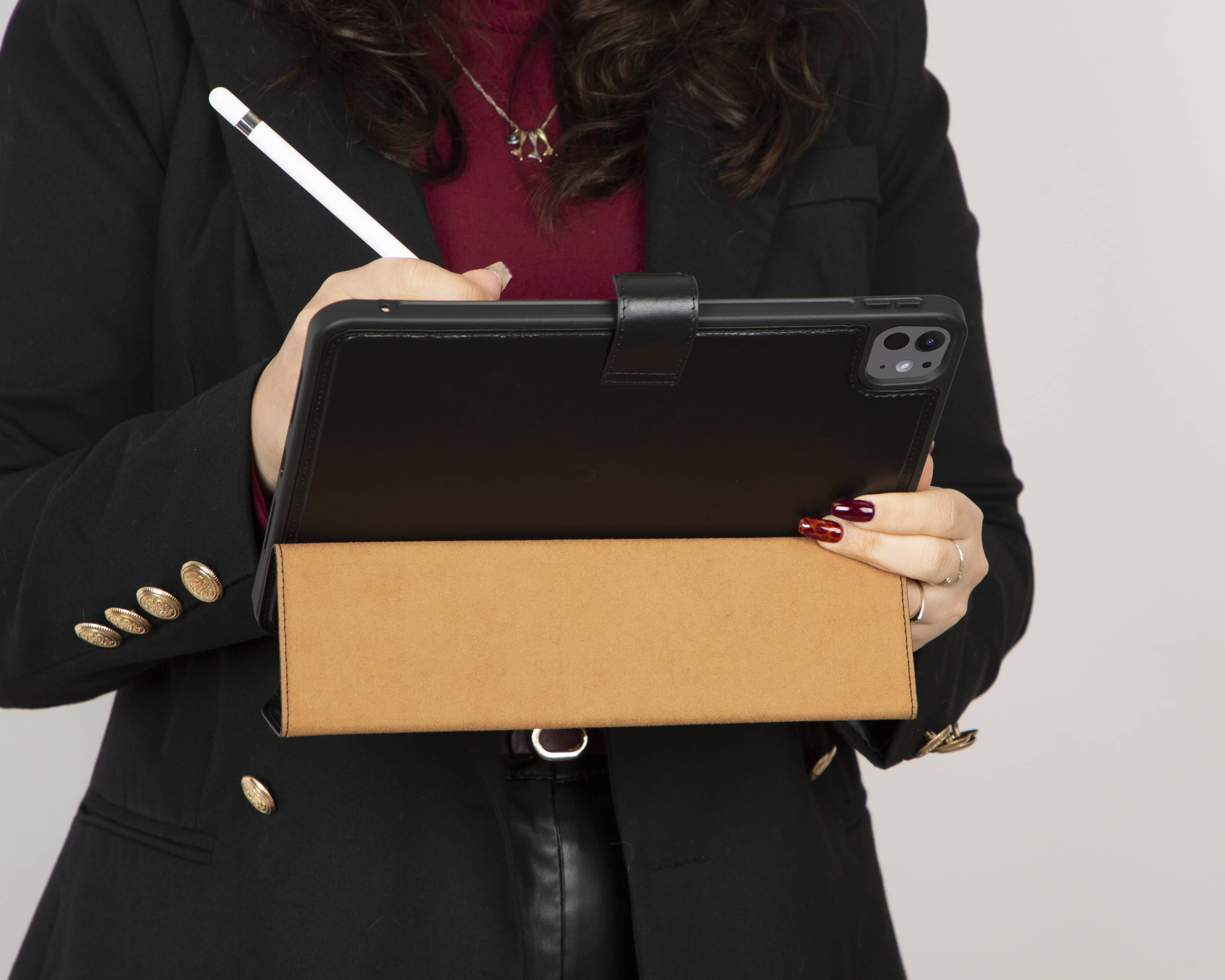 Bloominbag-Bloom Case Trigon Obsidian Black Apple I Pad Pro 11" (2024) Hakiki Deri Kılıf-2-Milagron.com