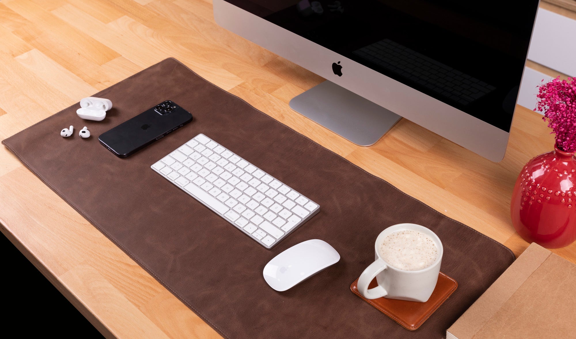 Still & Silent–Saddle Brown Large Gerçek Deri Desk Mat Macbook Altlığı(91X48Cm)