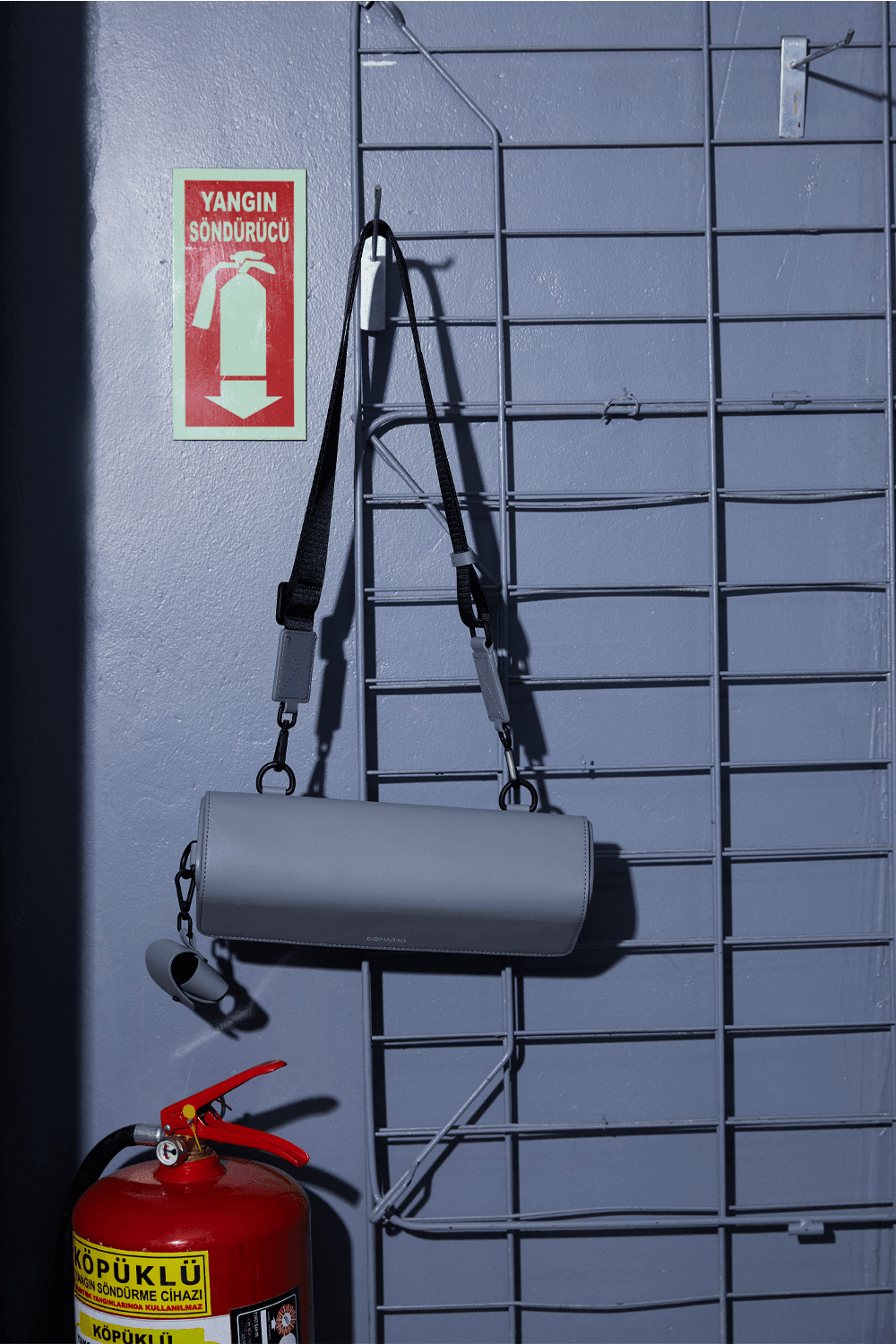 Bonabag-Longi Grey-Omuz Çantası-5-Milagron.com