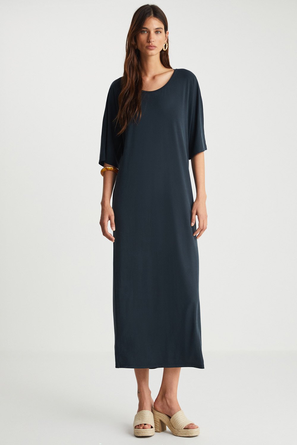 Boneqa Barcelona-Arka Detaylı Siyah Cupro Elbise-Elbise-1-Milagron.com