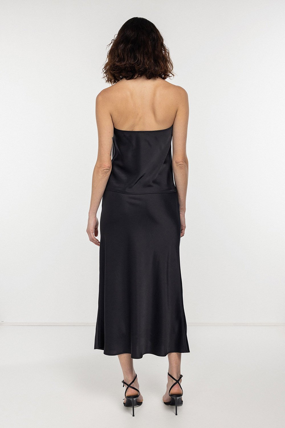 Boneqa Barcelona-Belden Lastikli Volanlı Siyah Midi Etek-Etek-5-Milagron.com