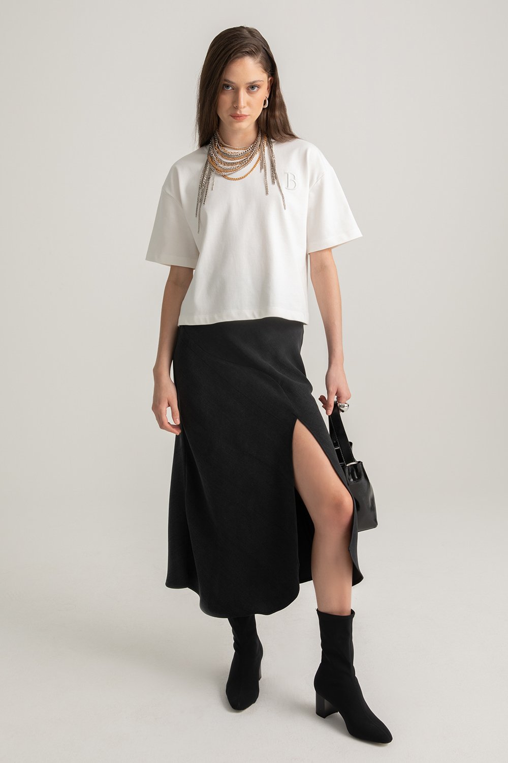 Boneqa Barcelona-Boneqa Logolu Beyaz Tişört-T-Shirts-2-Milagron.com