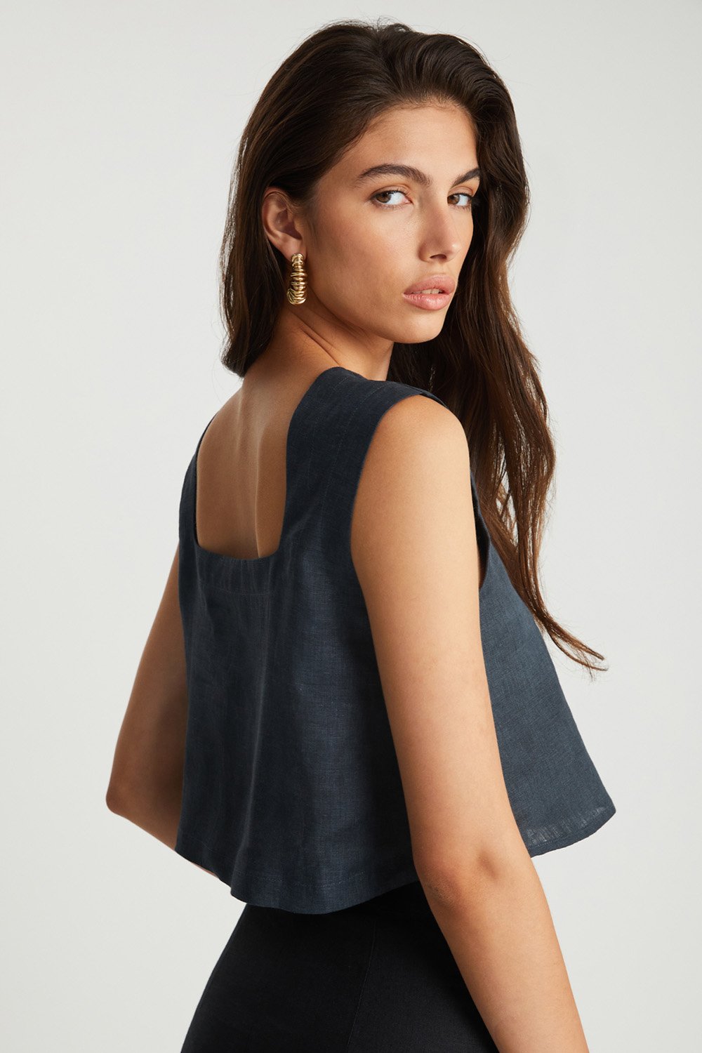 Boneqa Barcelona-Brode Kumaş Askılı Siyah Bluz-Bluz-2-Milagron.com