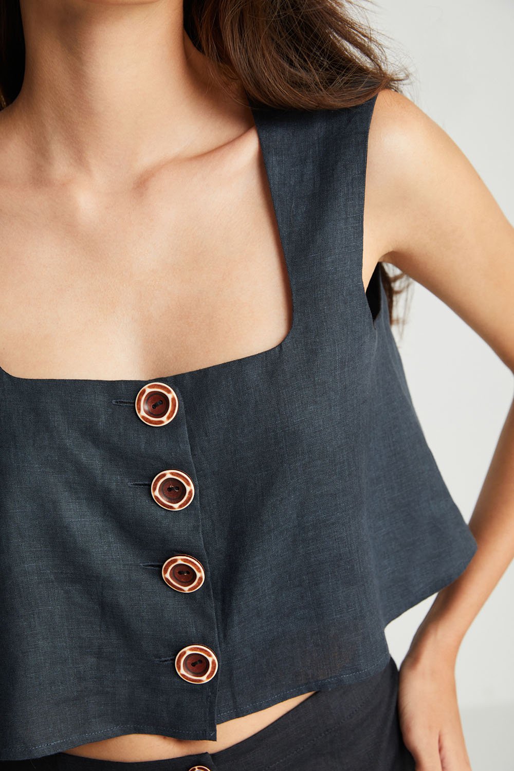 Boneqa Barcelona-Brode Kumaş Askılı Siyah Bluz-Bluz-3-Milagron.com