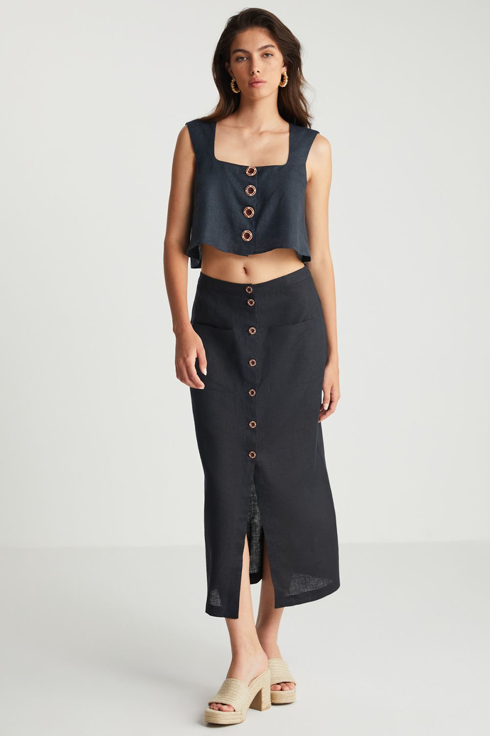 Boneqa Barcelona-Brode Kumaş Askılı Siyah Bluz-Bluz-4-Milagron.com