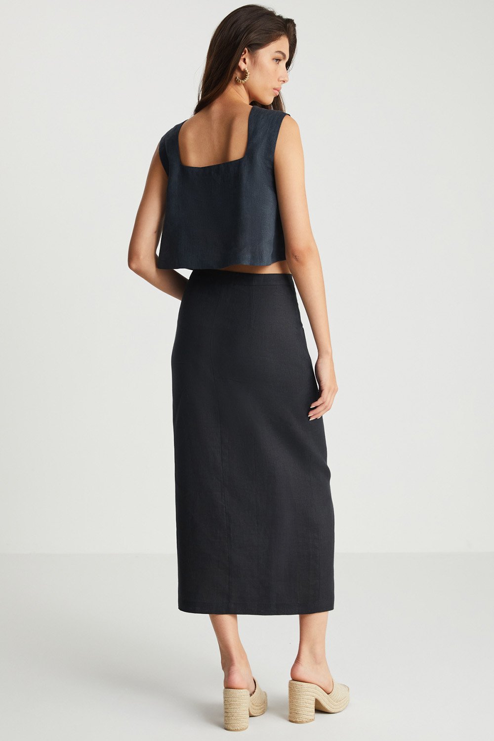 Boneqa Barcelona-Brode Kumaş Askılı Siyah Bluz-Bluz-5-Milagron.com