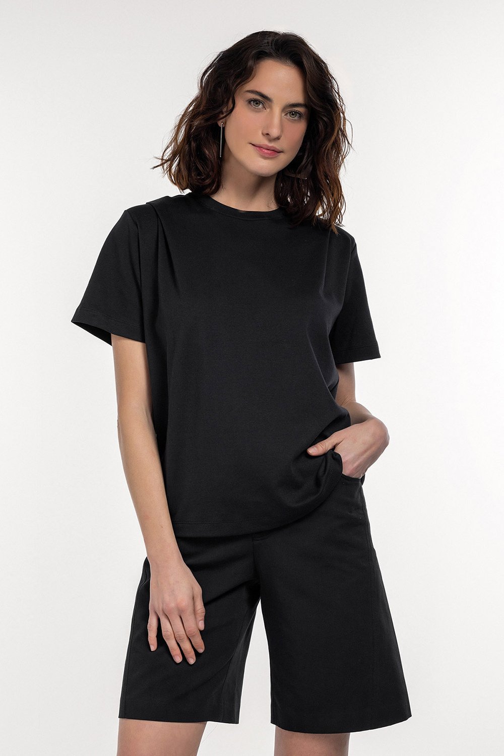 Boneqa Barcelona-Cep Detaylı Bermuda Şort-Şort-1-Milagron.com