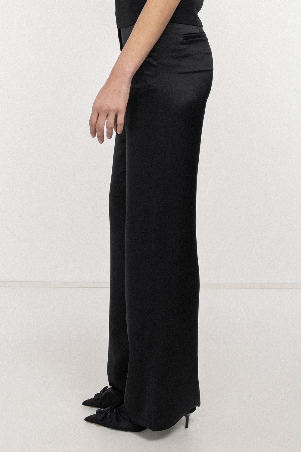 Boneqa Barcelona-Cep Detaylı Saten Fit Pantolon-Pantolon-3-Milagron.com