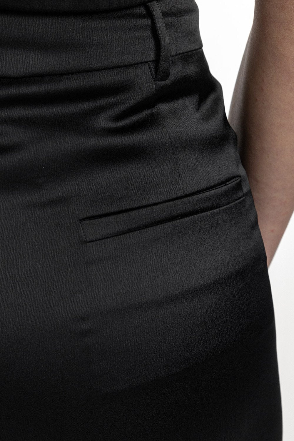 Boneqa Barcelona-Cep Detaylı Saten Fit Pantolon-Pantolon-5-Milagron.com