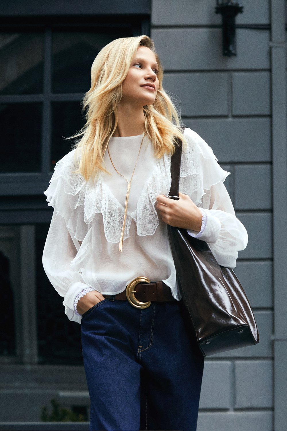 Boneqa Barcelona-Dantel Detaylı Derin V Yaka Gömlek-Gömlek-2-Milagron.com