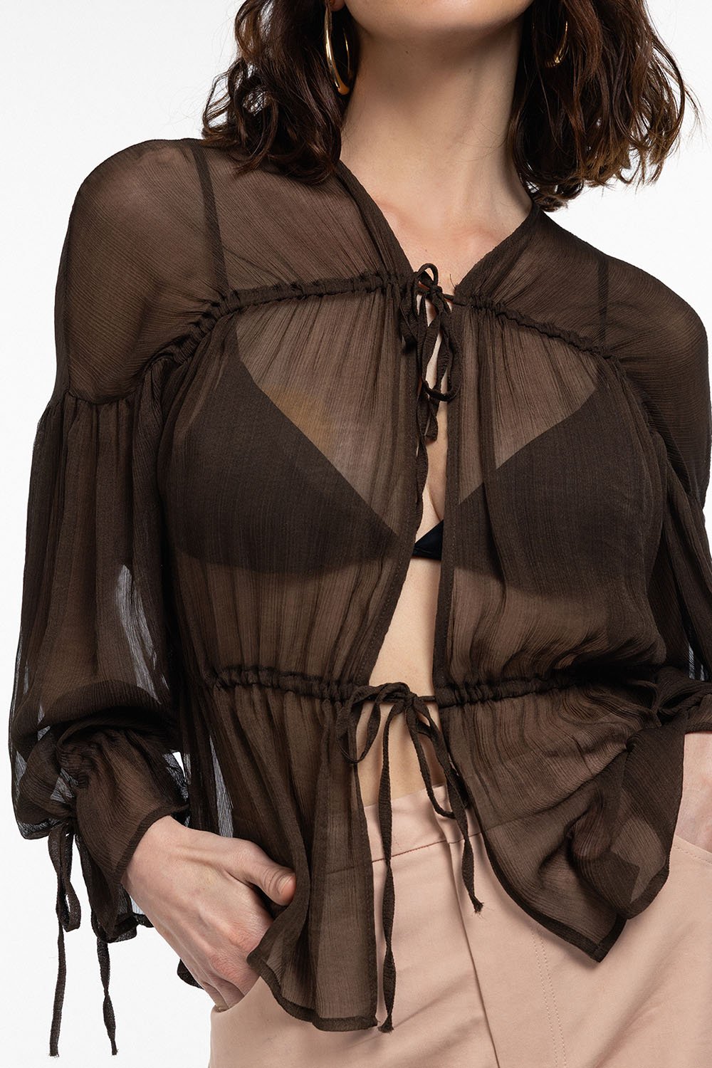 Boneqa Barcelona-Fırfır Detaylı Kahverengi Bluz-Bluz-5-Milagron.com