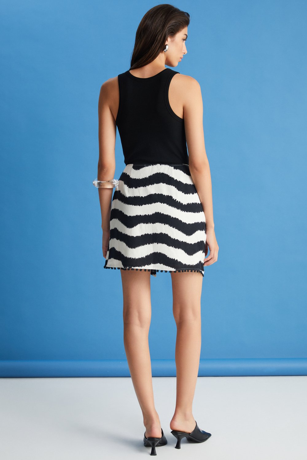 Boneqa Barcelona-Fitilli Kolsuz Siyah Tişört-T-Shirts-2-Milagron.com