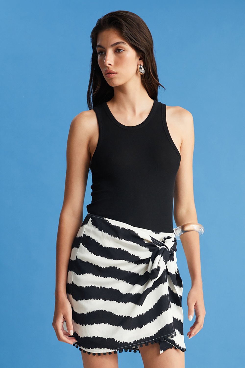 Boneqa Barcelona-Fitilli Kolsuz Siyah Tişört-T-Shirts-3-Milagron.com