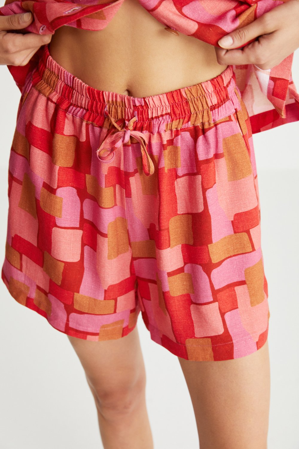 Boneqa Barcelona-Geometrik Desenli Şort-Şort-3-Milagron.com