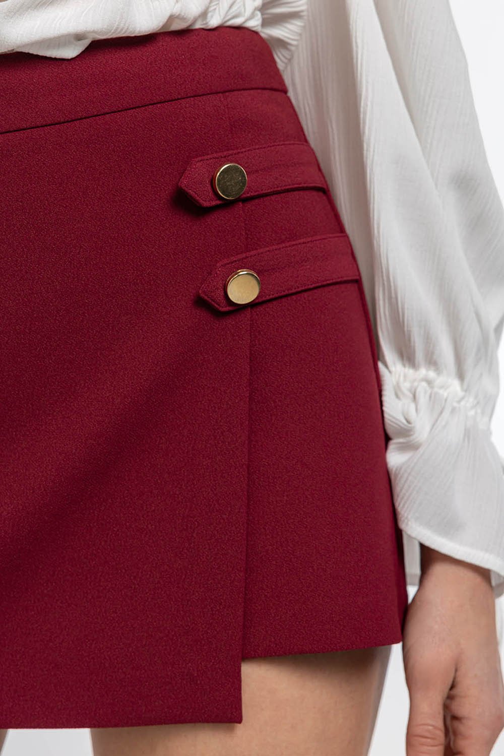 Boneqa Barcelona-Gold Düğme Detaylı Şort Etek-Etek-5-Milagron.com