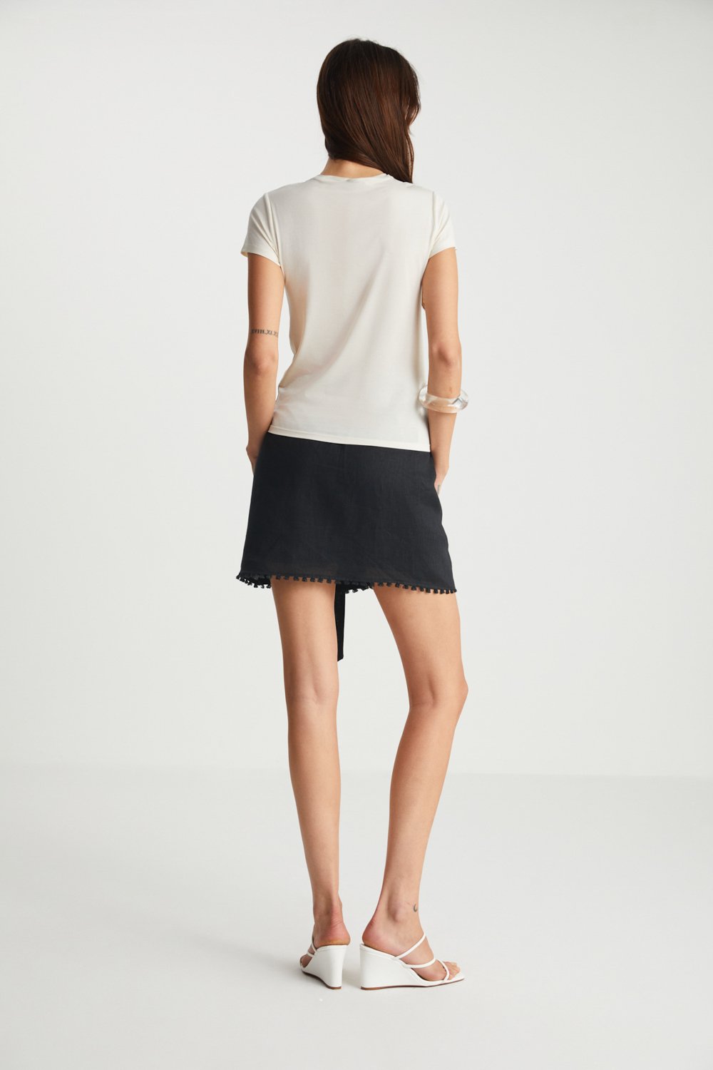 Boneqa Barcelona-Günlük Basic Ekru Tişört-T-Shirts-4-Milagron.com