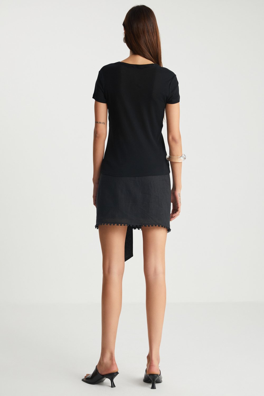 Boneqa Barcelona-Günlük Basic Siyah Tişört-T-Shirts-3-Milagron.com