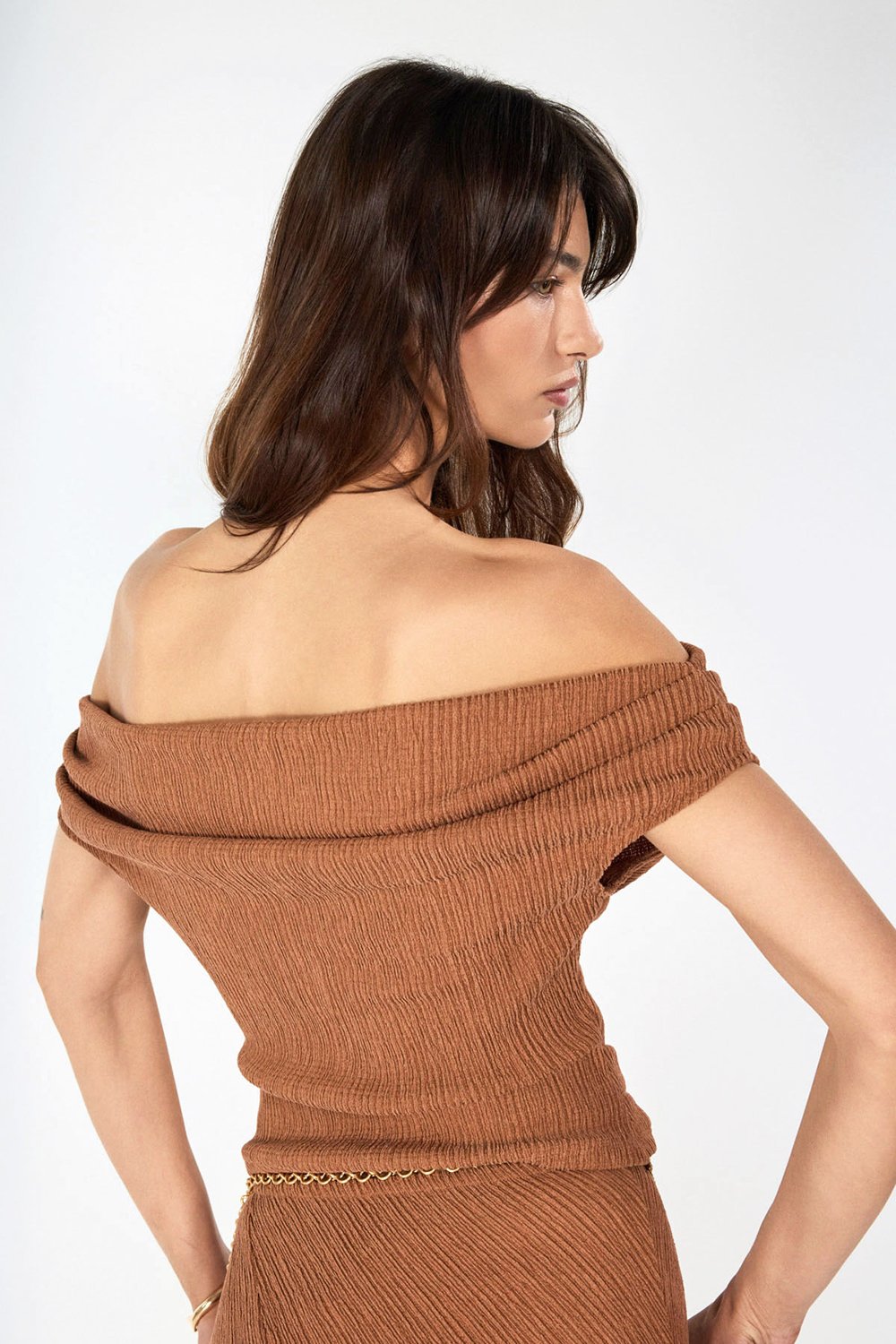 Boneqa Barcelona-Kayık Yaka Tarçın Top-T-Shirts-6-Milagron.com