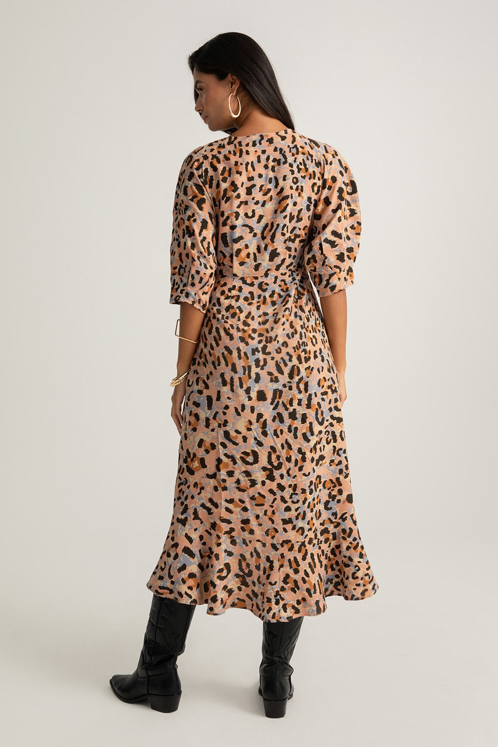 Boneqa Barcelona-Kruvaze Yaka Detaylı Leopar Desenli Elbise-Elbise-7-Milagron.com