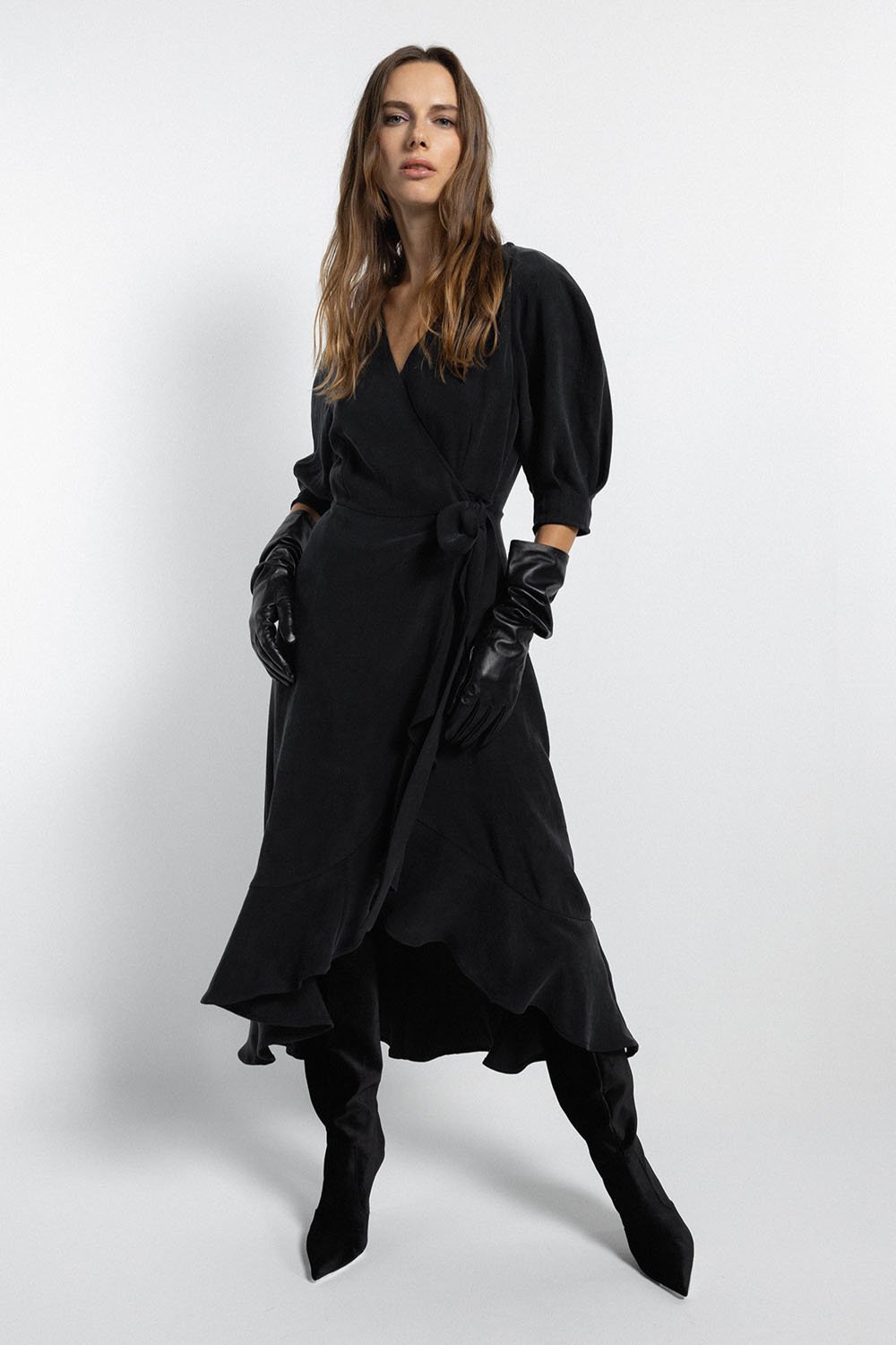 Boneqa Barcelona-Kruvaze Yaka Detaylı Siyah Elbise-Elbise-1-Milagron.com