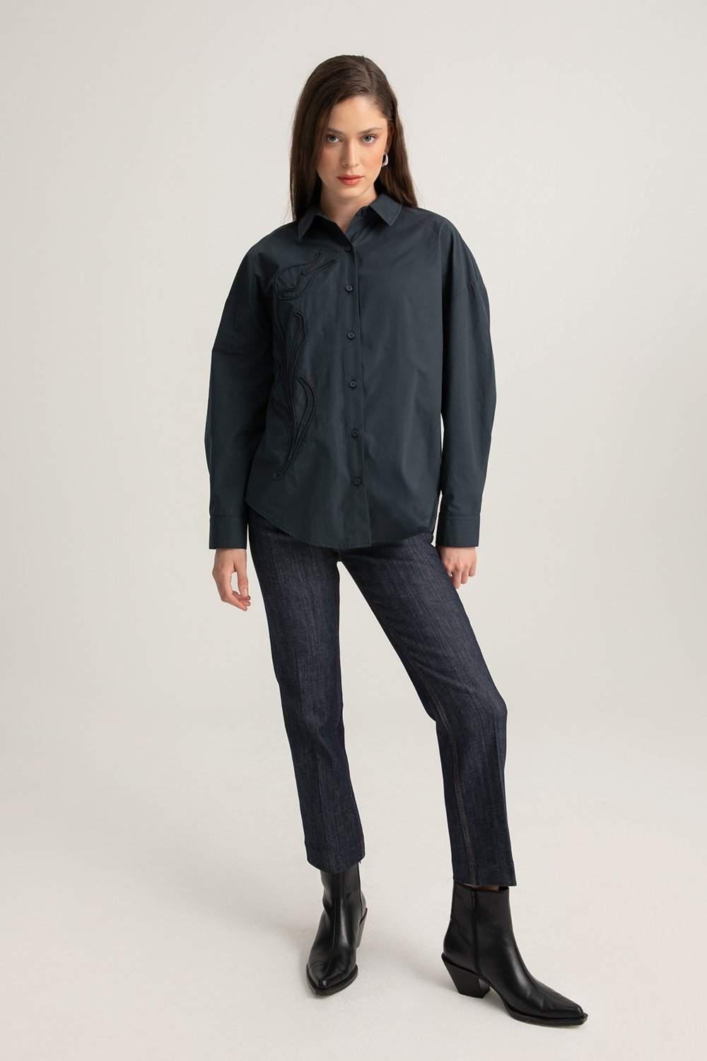 Boneqa Barcelona-Lale İşlemeli Antrasit Gömlek-Gömlek-1-Milagron.com