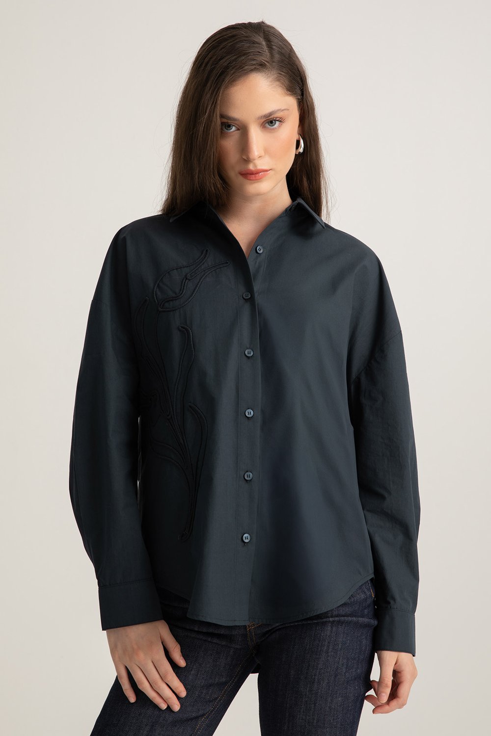 Boneqa Barcelona-Lale İşlemeli Antrasit Gömlek-Gömlek-2-Milagron.com