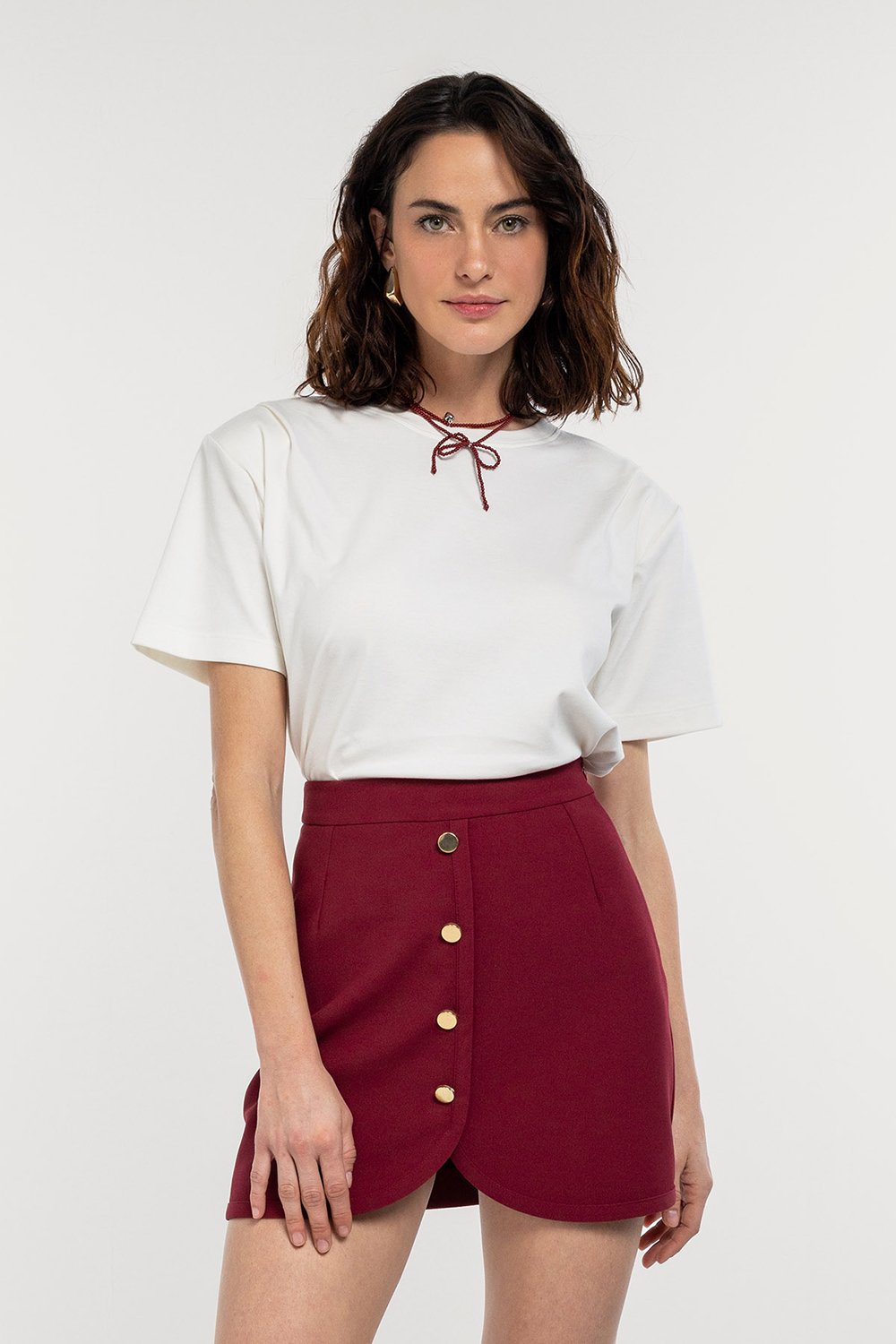 Boneqa Barcelona-Pamuklu Ekru Basic Tişört-T-Shirts-2-Milagron.com