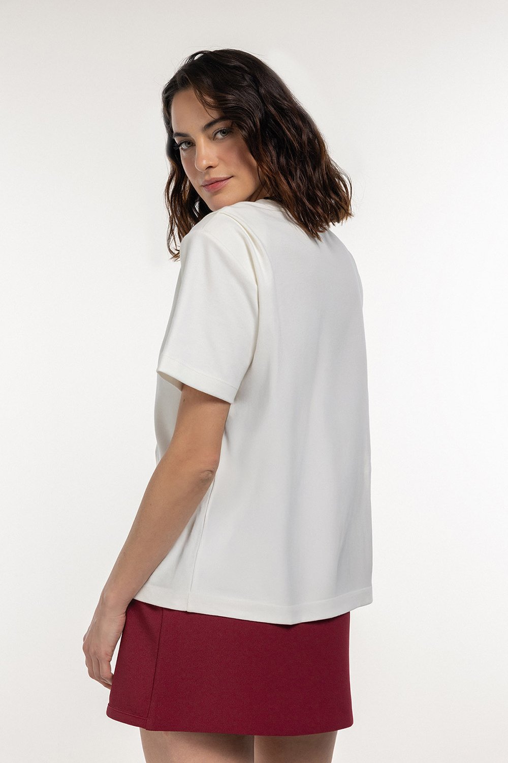 Boneqa Barcelona-Pamuklu Ekru Basic Tişört-T-Shirts-4-Milagron.com