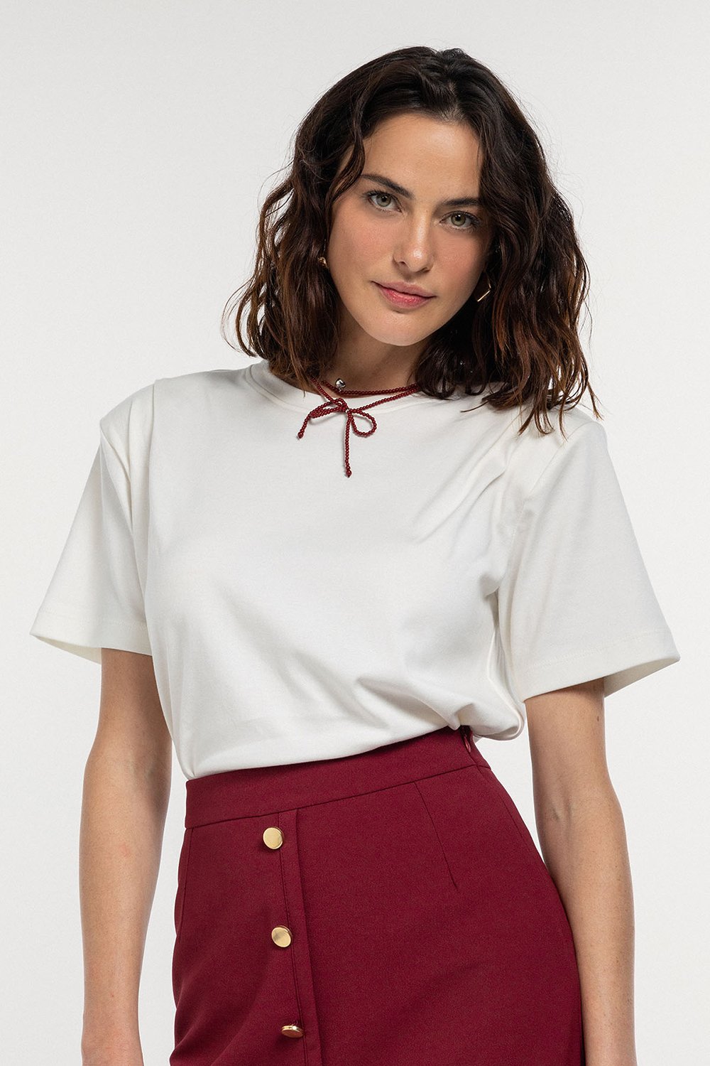 Boneqa Barcelona-Pamuklu Ekru Basic Tişört-T-Shirts-5-Milagron.com