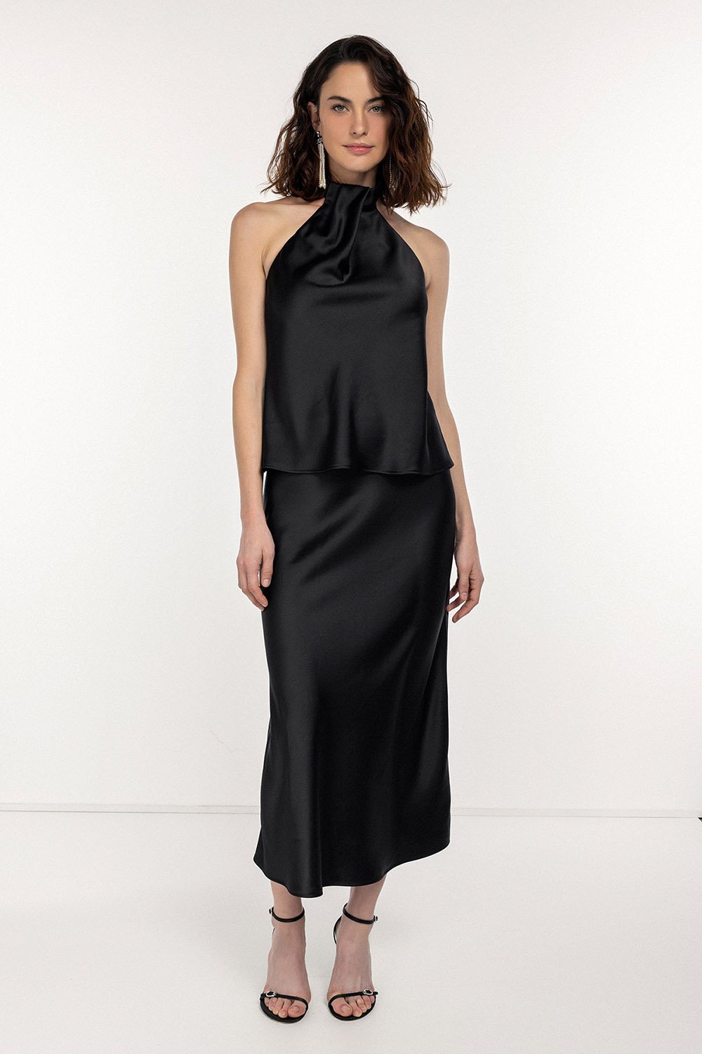 Boneqa Barcelona-Pileli Halter Yaka Siyah Bluz-Bluz-2-Milagron.com