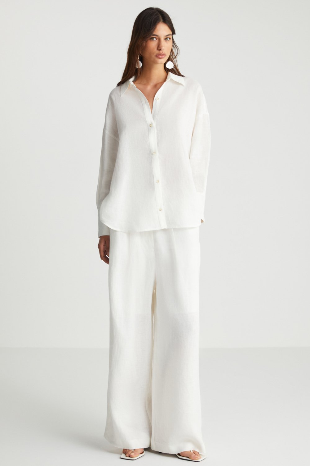 Boneqa Barcelona-Sırt Detaylı Beyaz Keten Gömlek-Gömlek-1-Milagron.com