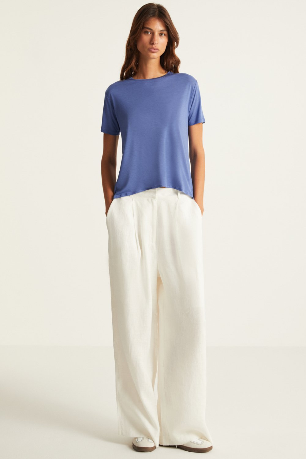 Boneqa Barcelona-Sırtı Açık Mavi Basic Tişört-T-Shirts-1-Milagron.com