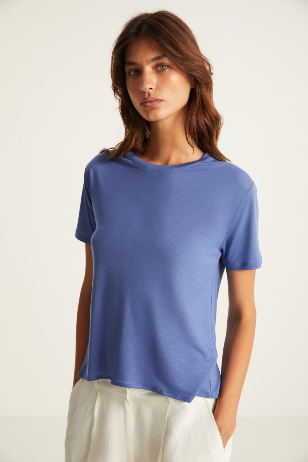 Boneqa Barcelona-Sırtı Açık Mavi Basic Tişört-T-Shirts-3-Milagron.com