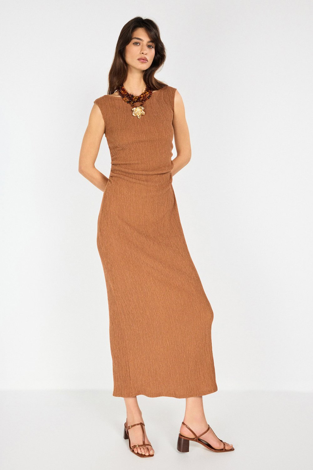 Boneqa Barcelona-Sırtı Açık Tarçın Maxi Elbise-Elbise-4-Milagron.com